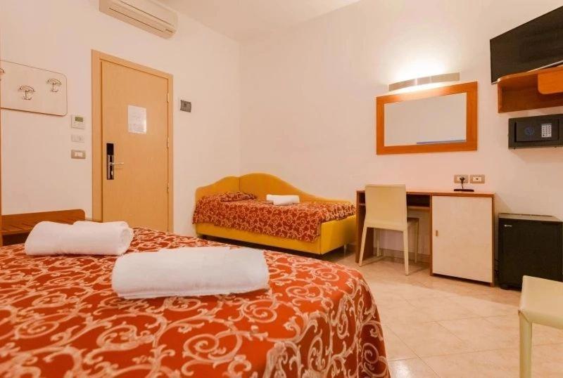 Hotel Ivana Misano Adriatico Dış mekan fotoğraf
