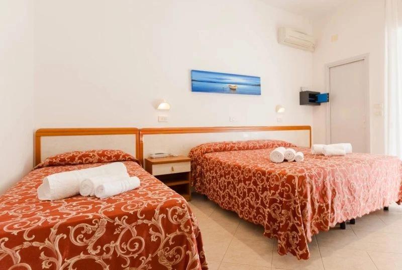 Hotel Ivana Misano Adriatico Dış mekan fotoğraf