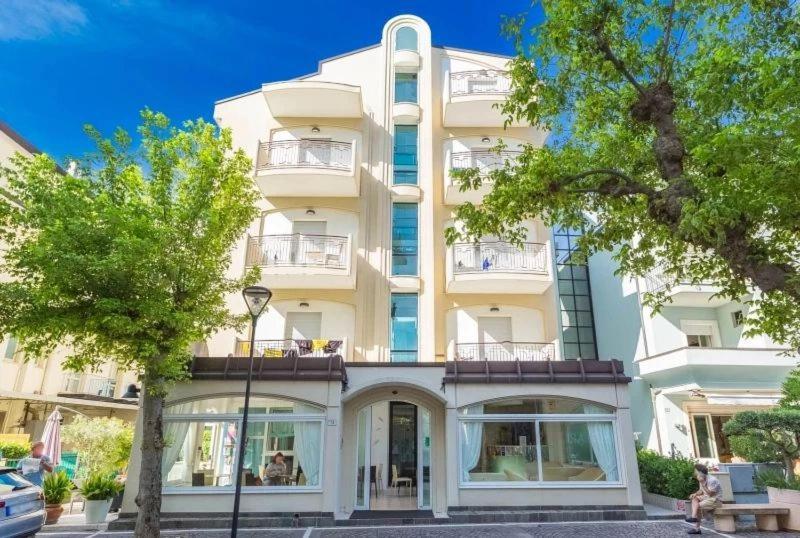 Hotel Ivana Misano Adriatico Dış mekan fotoğraf