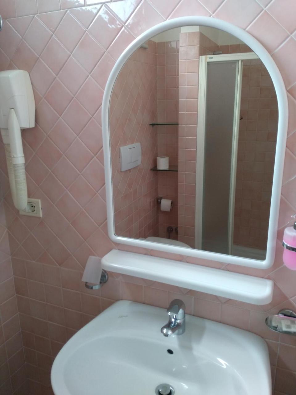 Hotel Ivana Misano Adriatico Dış mekan fotoğraf